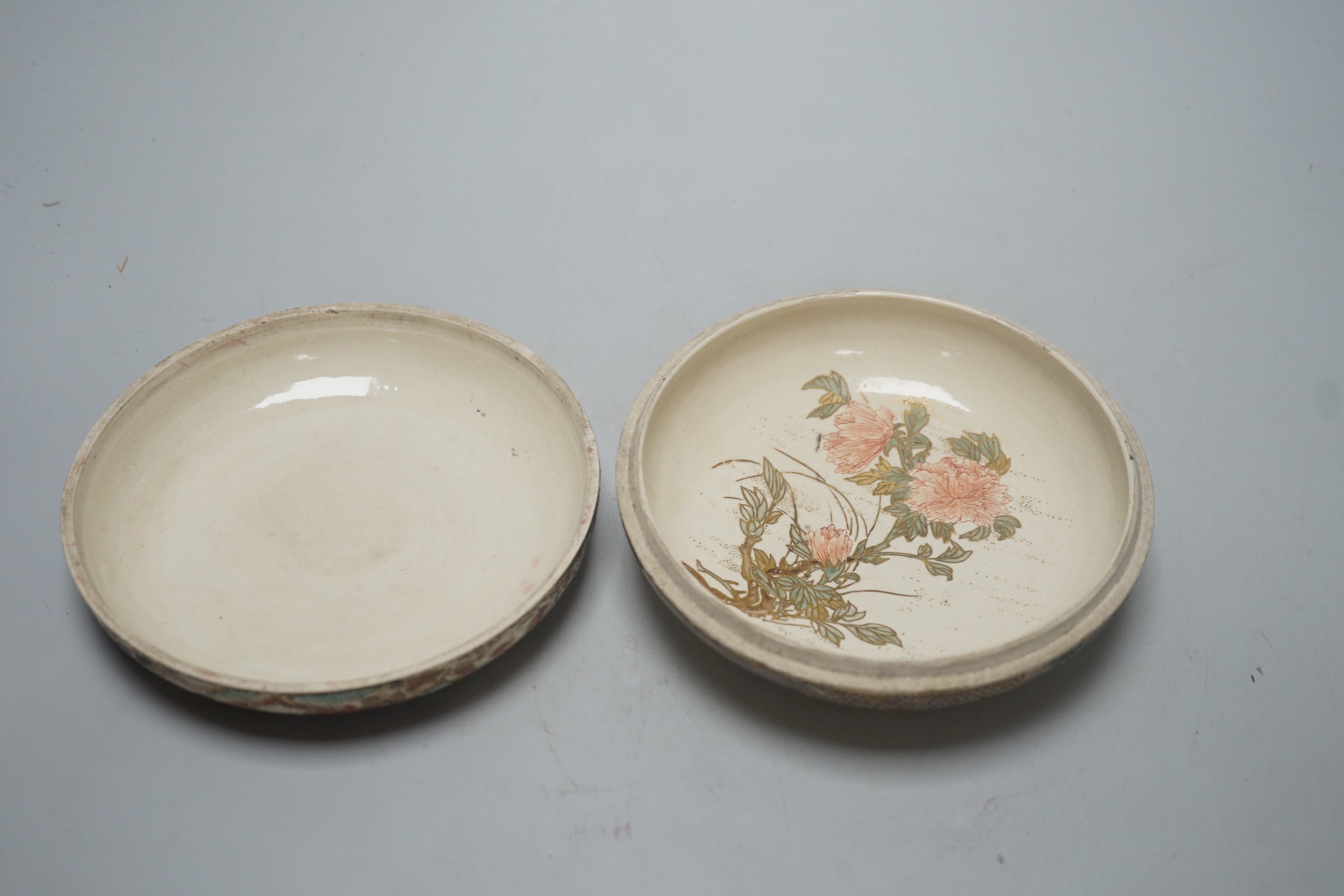 A Japanese Satsuma circular box and cover, Meiji period, 14.5cm diameter